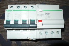 Disjoncteur differentiel tetra d'occasion  Barr
