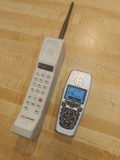 Réplica de celular vintage estilo Motorola brinquedo tijolo com BÔNUS telefone de brinquedo comprar usado  Enviando para Brazil