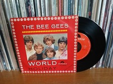 Bee gees world. usato  Rivarolo Canavese