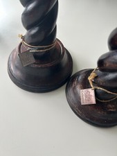 Usado, Par de Castiçais Vintage de Madeira – Design de Coluna Torcida – SIA comprar usado  Enviando para Brazil