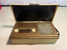 Antica radio portatile usato  Cantu