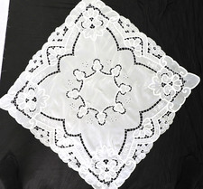 Tischdecke chiffon durchbroche gebraucht kaufen Tischdecke chiffon durchbroche gebraucht kaufen  Groß-Bieberau
