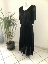 Jolie robe noire d'occasion  Lézignan-Corbières