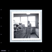 Foto quadrada vintage HOMEM EM LABORATÓRIO comprar usado  Enviando para Brazil