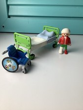 Conjunto Playmobil cama hospitalar cadeira de rodas e paciente infantil comprar usado  Enviando para Brazil