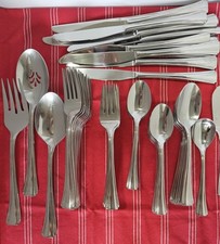 oneida 65 piece flatware set for sale oneida 65 piece flatware set for sale Dallas