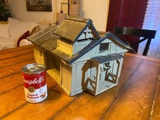 Casa de bonecas de madeira vintage em miniatura feita à mão na igreja com detalhes incríveis dentro, usado comprar usado  Enviando para Brazil