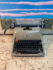 MÁQUINA DE ESCREVER OLIVETTI LEXIKON 80. FONTE PICA. LAYOUT ESPANHOL. 1959. SERIAL 179170 comprar usado  Enviando para Brazil