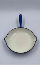 Frigideira Mario Batali azul branco esmalte ferro fundido redonda com alça comprar usado Frigideira Mario Batali azul branco esmalte ferro fundido redonda com alça comprar usado  Enviando para Brazil