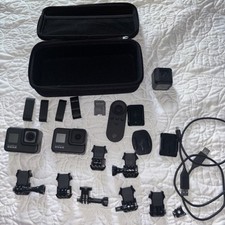 2 GoPro Hero 8 pretos com acessórios comprar usado  Enviando para Brazil