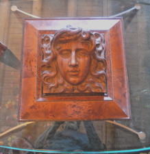 Escultura de madera tallada a mano - Antigua enmarcada - Mujer - Busto de diosa - 15" x 15" segunda mano  Embacar hacia Mexico