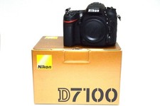 Fotocamera nikon d7100 usato  Modena