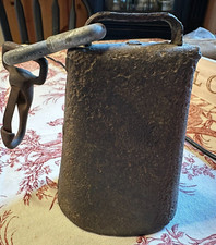 Antigo sino de vaca dobrado primitivo rebitado metal sino de mão 5 1/2", usado comprar usado  Enviando para Brazil
