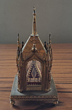 Châsse reliquaire cathédrale d'occasion  Bretoncelles
