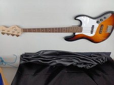 SQUIER Jazz Bass AFFINITY SERIES comprar usado  Enviando para Brazil