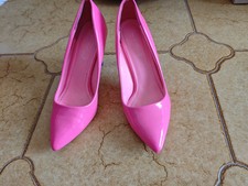 Scarpe gialle fluo usato  Tricase