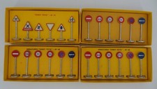 Dinky toys 590 d'occasion  Fronton