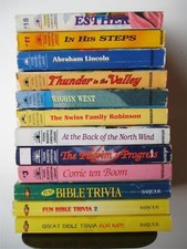 YOUNG READERS CHRISTIAN LIBRARY 12 Mini Book Lot CORRIE TEN BOOM ESTHER TRIVIA +, usado comprar usado  Enviando para Brazil