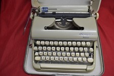 Máquina de escrever portátil vintage 1960 Olympia MONICA com estojo FUNCIONA E FITA NOVA comprar usado  Enviando para Brazil
