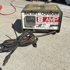 Vintage 8 Amp 6v/12v Sterling Manufacturing Co. Carregador de bateria de estado sólido EUA comprar usado Vintage 8 Amp 6v/12v Sterling Manufacturing Co. Carregador de bateria de estado sólido EUA comprar usado  Enviando para Brazil