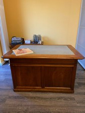 Scrivania cattedra noce usato Scrivania cattedra noce usato  Chieri