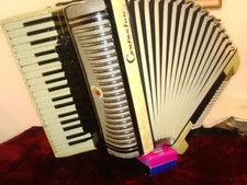 Fisarmonica bassi voci usato  Guidonia Montecelio