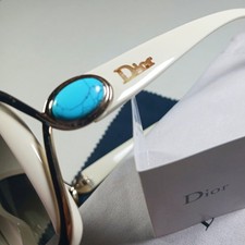 Óculos de sol Christian Dior Copacabana branco com bolsa de pedras turquesa na caixa comprar usado  Enviando para Brazil