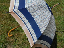 Parapluie beige bleu d'occasion Parapluie beige bleu d'occasion  Saumur