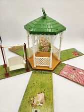 1976 Knickbocker Brinquedos Holly Hobbie Gazebo Playset com Banco Balanço Muito Bom Estado Vintage comprar usado  Enviando para Brazil