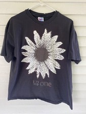 Camiseta anos 90 U2 One 1991 Tour X-Large Bono Sparkly Flower Vintage Preta Caixinha comprar usado  Enviando para Brazil