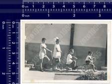 Crianças brincando em scooter bicicleta triciclo meninos meninas foto vintage original comprar usado  Enviando para Brazil