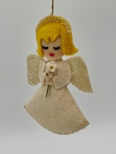 Antigo enfeite de Natal anjo de feltro feito à mão lantejoulas segurando flores cabelo loiro comprar usado  Enviando para Brazil