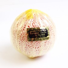Usado, Vela decorativa artesanal Hel-Mar esfera/redonda rosa/branco perfumada com limão comprar usado  Enviando para Brazil