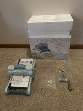 Sistema de corte e gravação Sizzix Big Shot Plus formato original máquina - caixa aberta comprar usado Sistema de corte e gravação Sizzix Big Shot Plus formato original máquina - caixa aberta comprar usado  Enviando para Brazil