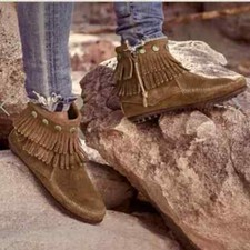 Minnetonka women moccasins for sale  Buckingham