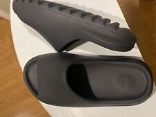 Yeezy Slides Onyx talla 6 segunda mano  Embacar hacia Mexico