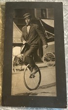 FOTO DE GABINETE DO INÍCIO DOS ANOS 1900 HOMEM EM CENA DE RUA MONOCICLO 5 x 10,5 DESCONHECIDO  comprar usado  Enviando para Brazil