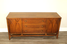 American mahogany broyhill for sale  Spring