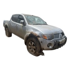 Mitsubishi l200 right for sale  HALIFAX