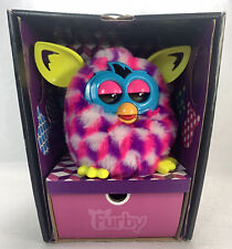 Furby Boom Pink Cube Era 3 2012-15 com caixa e instruções funcionando amarelo rosa  comprar usado  Enviando para Brazil