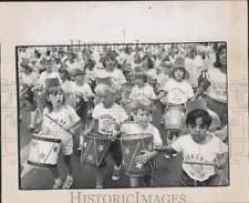 Usado, Foto de prensa 1975 Young Day Campers March in Chicago Park District Youth Parade segunda mano  Embacar hacia Argentina