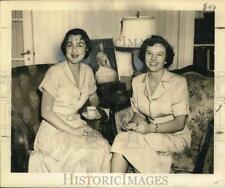 1949 Press Photo Lucile Bernard & Mrs. James McCullough participam de festa de debutante, usado comprar usado  Enviando para Brazil