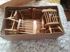 Móveis, mesa e 4 cadeiras vintage de madeira para casa de bonecas, Japão, na caixa original comprar usado  Enviando para Brazil