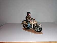 Figurine 32 d'occasion  Fosses
