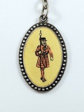 Porte cles beefeater d'occasion  L'Absie