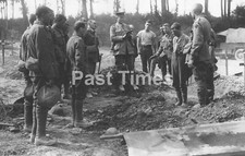 00042. WWI. Pogrzeb żołnierza ANZAC, mały cmentarz wojskowy ze znacznikami grobów, używany na sprzedaż  Wysyłka do Poland