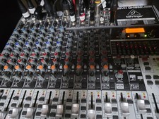 Behringer xenyx qx1832usb usato  Spedire a Italy