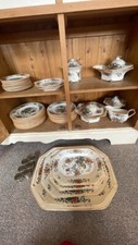 Gorgeous dinner set for sale  GLASTONBURY