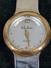 Relógio Delta Burke feminino mostrador tom prata caixa redonda pulseira de dois tons 8,25 polegadas comprar usado  Enviando para Brazil