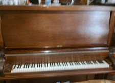Beautiful used upright for sale  Dinuba